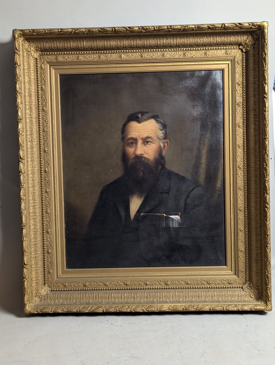Antique 19th Century Framed Oil Portrait of a Gentleman with Gilded Frame