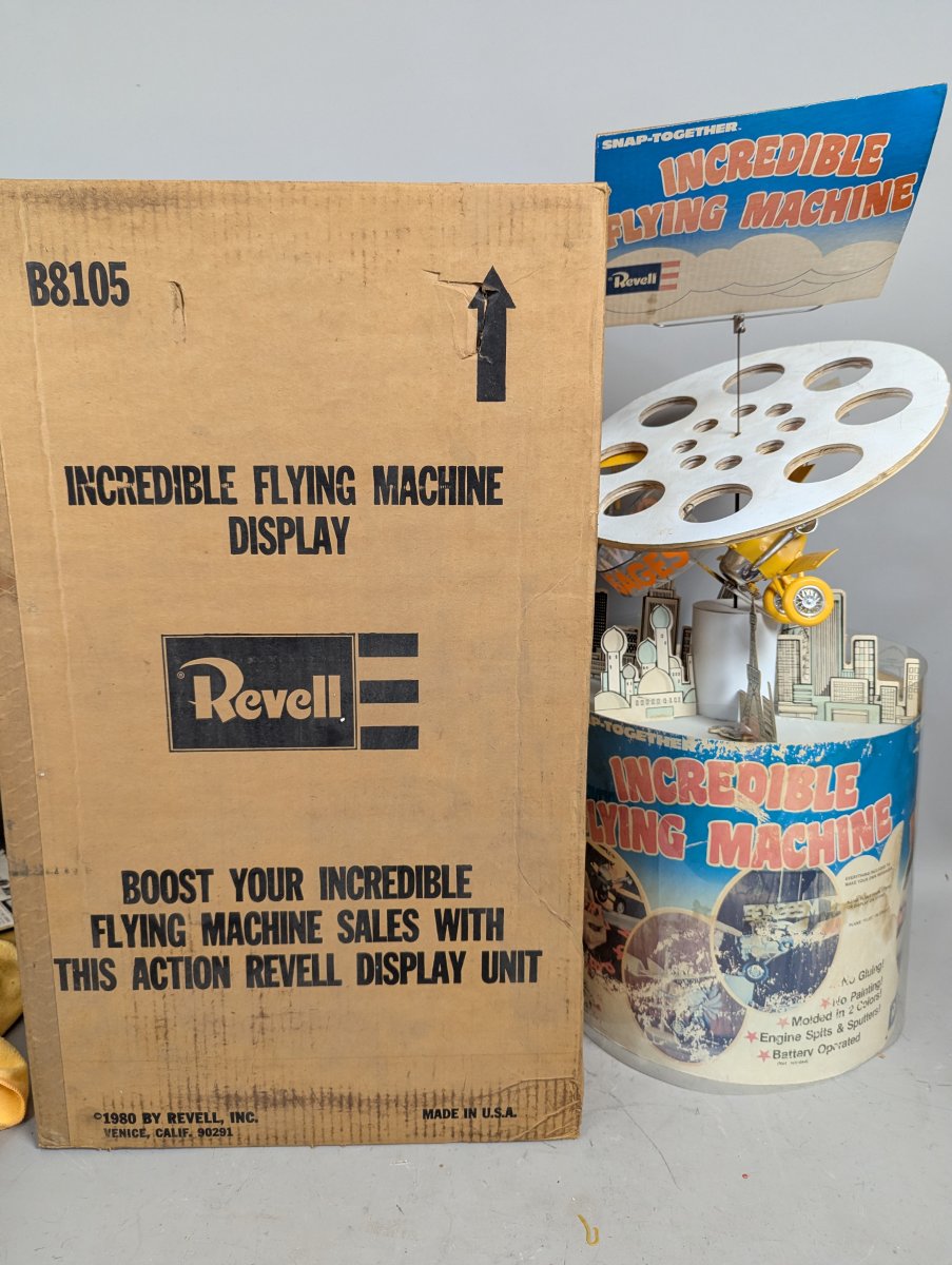 1980 Revell Incredible Flying Machine Motorized Store Display Vintage Rare Collectible