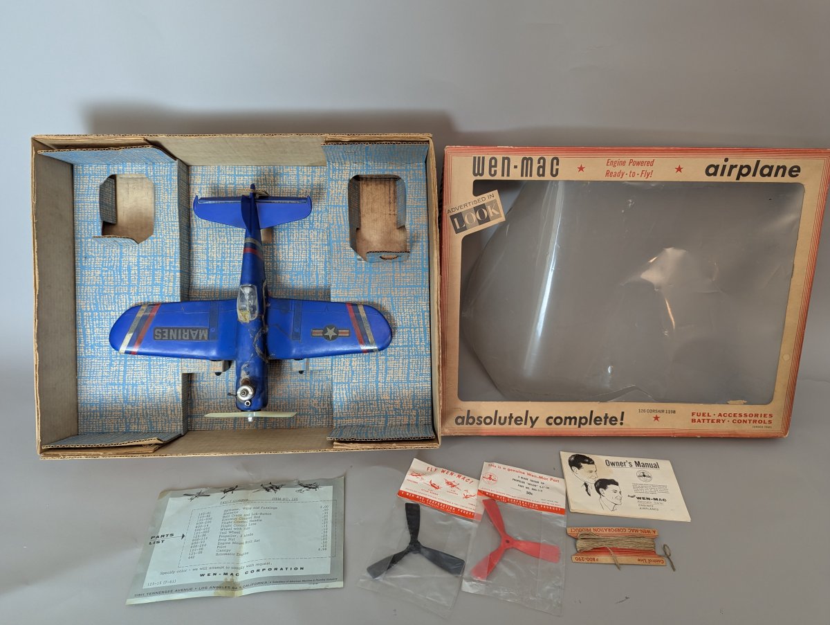 Wen-Mac AMF F4U-7 Corsair Challenger Gas Powered Model Airplane Set