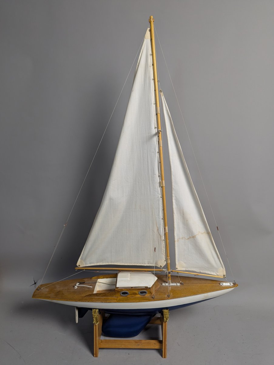 Vintage-Style RC Model Sailboat with Wood Deck Display Stand Collectible