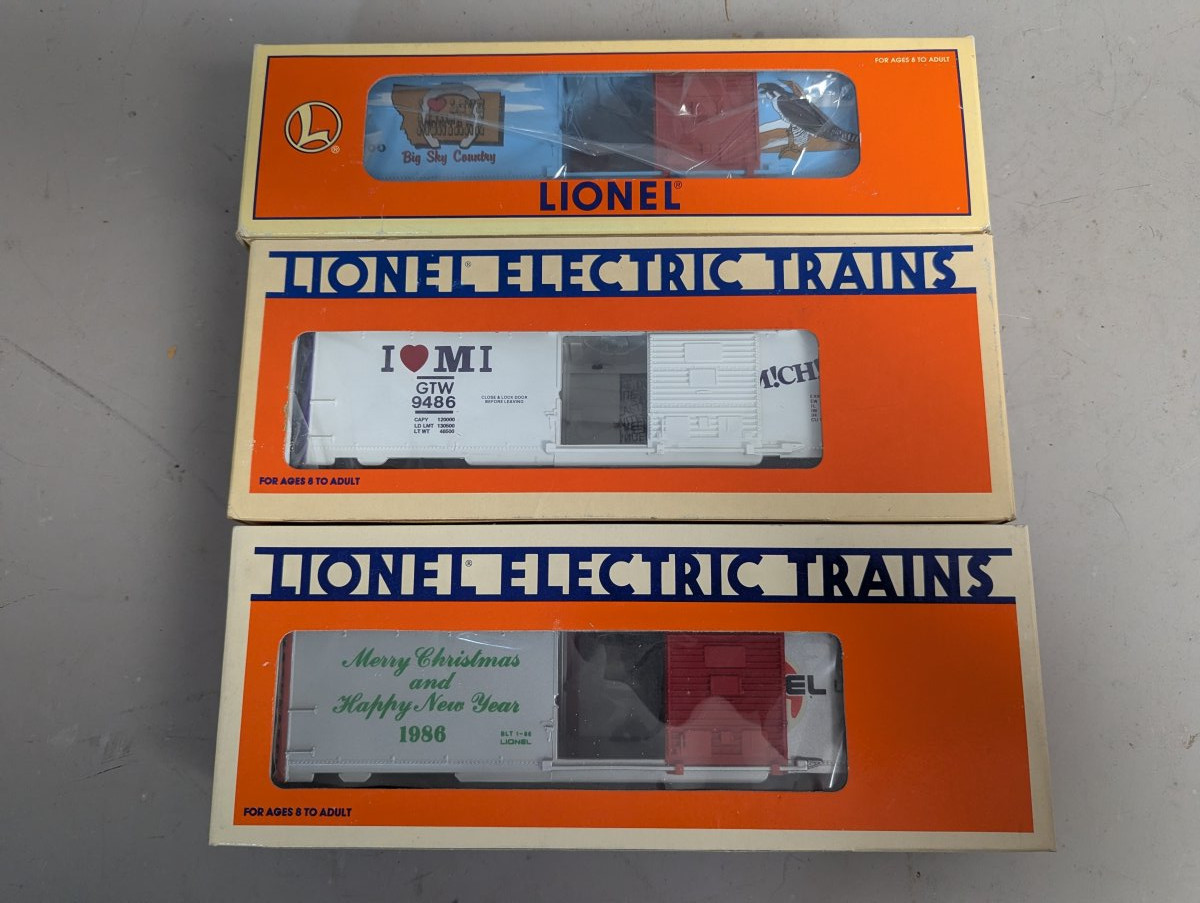 Lionel O-Gauge Model Train Boxcars Collection - Christmas & State Editions