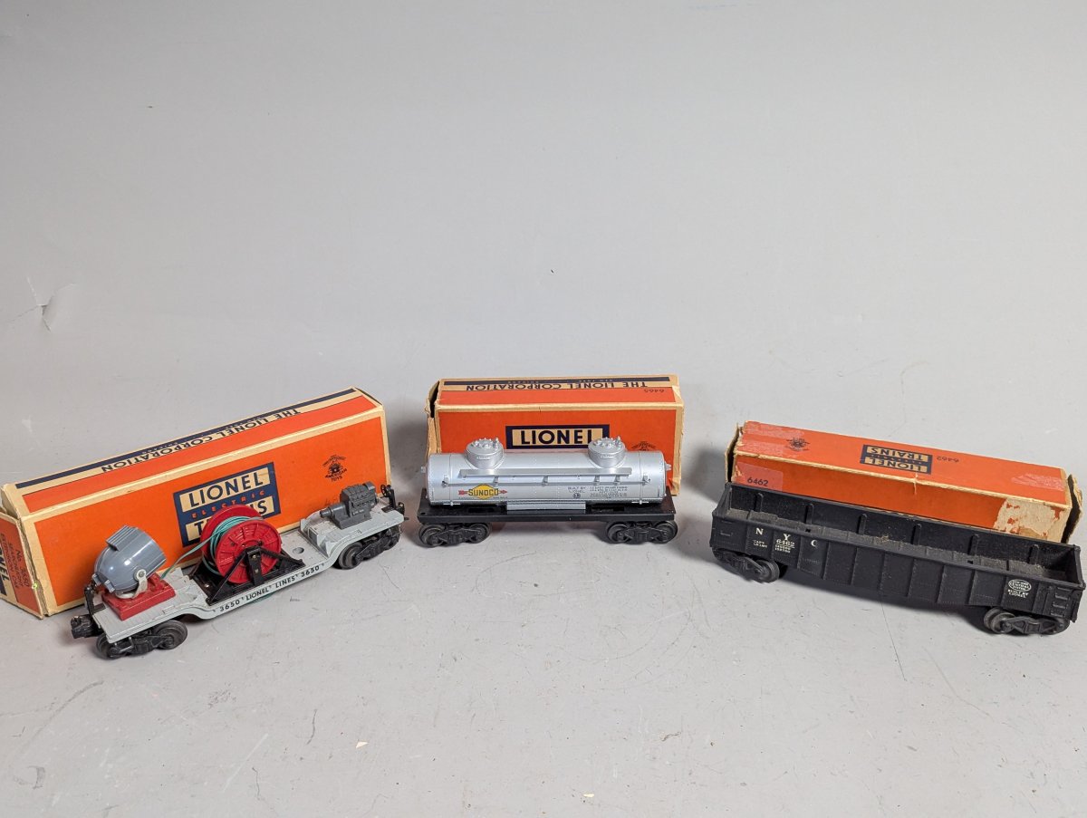 Lionel O-Gauge Model Train Cars Collection Post-War Era with Original Boxes