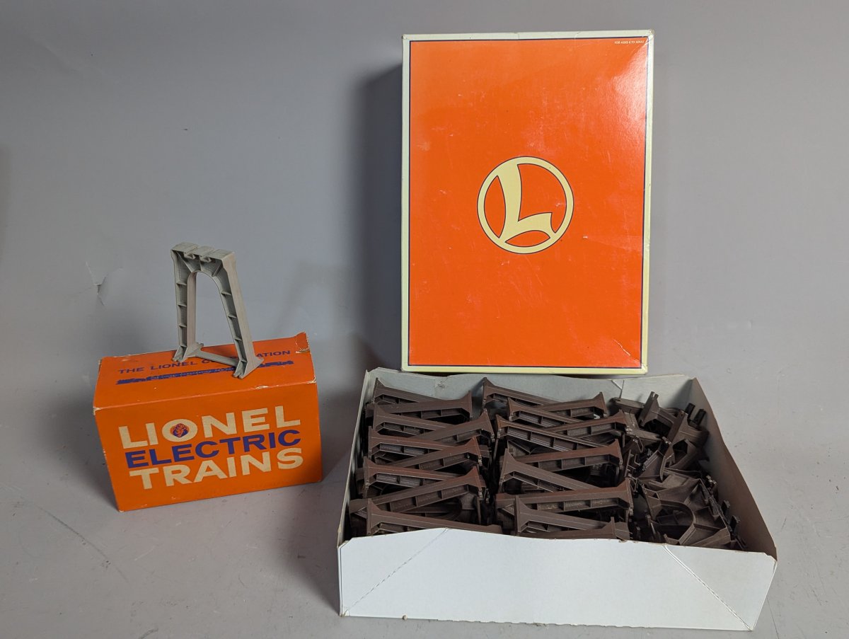 Lionel Model Train Trestle Sets Postwar No. 111 and No. 110 Excellent Condition