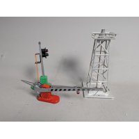 Lionel Vintage O-Gauge 394 Rotating Beacon Tower 152 Crossing Gate 153 Block Signal Set