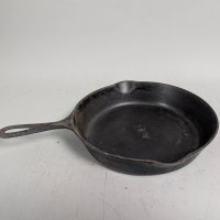 Cast Iron Skillet Number 7 with Handle and Pour Spouts 701