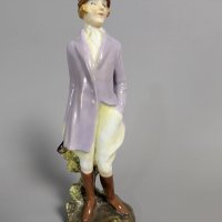 Royal Doulton HN1201 Hunts Lady Figurine in Pastel Attire